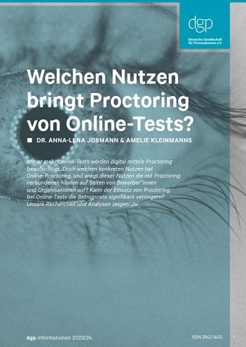 Titelbild mit Auge zu Fachbeitrag "Welchen Nutzen bringt Proctoring von Online-Tests" in den dgp informationen