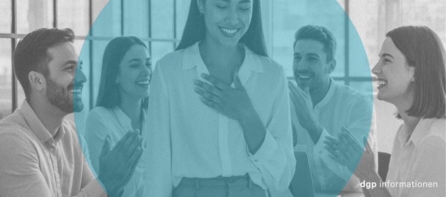 Symbolbild für Sozialkompetenz und Situational Judgement Test SJT: Frau im Teamkontext